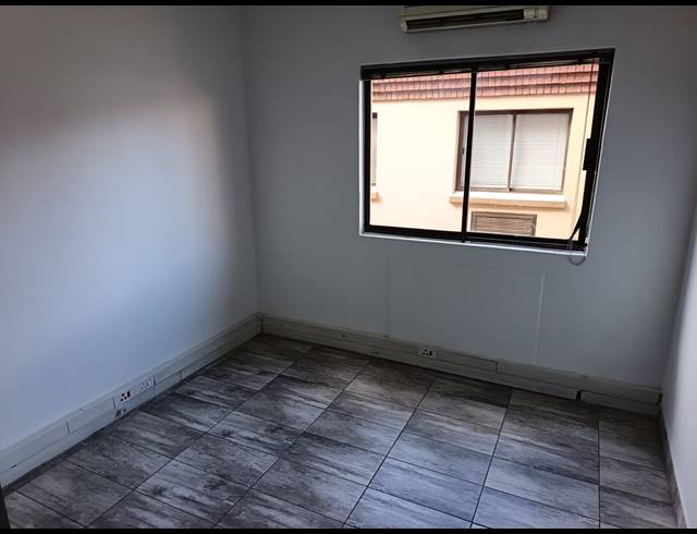 128M² OFFICE TO LET IN ALLEN'S NEK